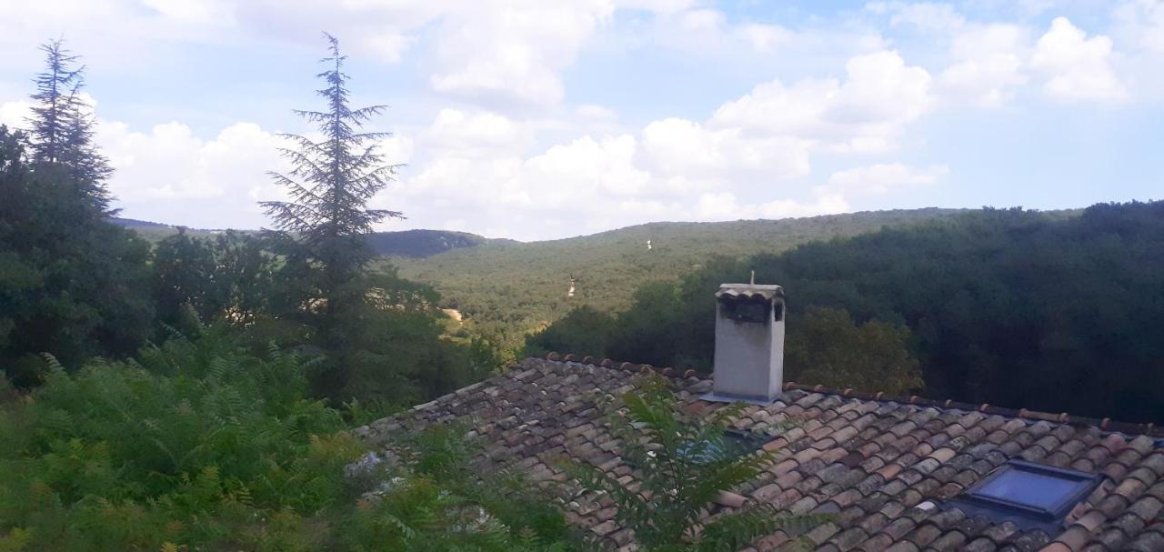 Gîtes La ferme accrochée à la colline Lagorce  Exterior foto