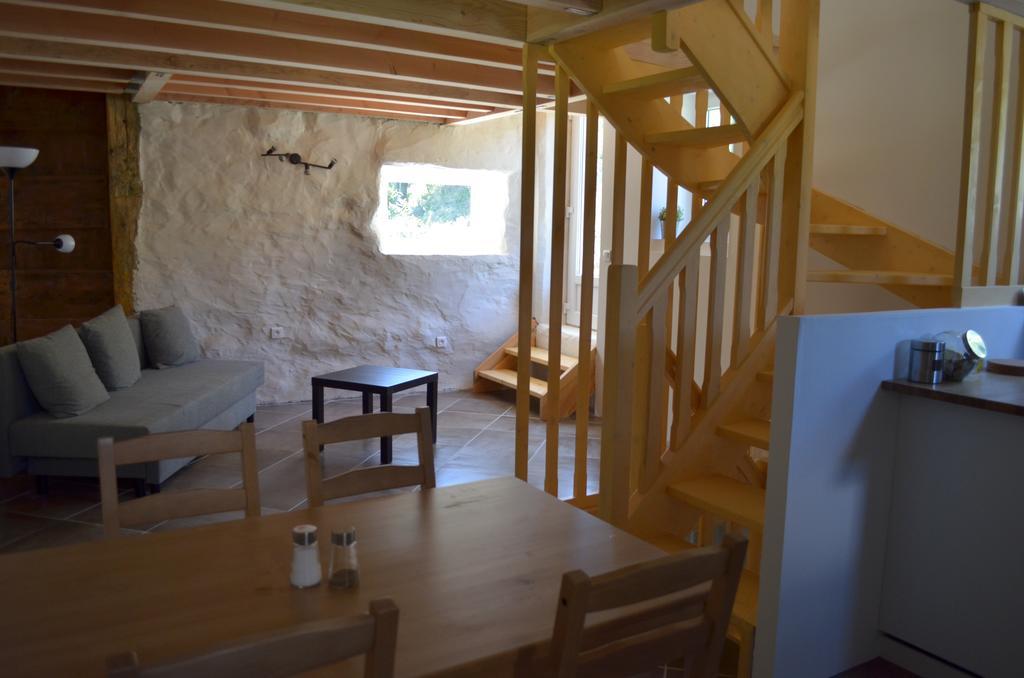 Gîtes La ferme accrochée à la colline Lagorce  Exterior foto